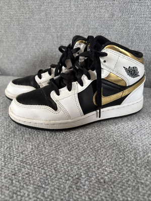 Nike Air Jordan 1 Mid GS Youth Sz 4.5 Youth Kids  White Gold Black 554725-190