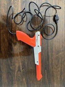 Nintendo Entertainment System NES Zapper 1985 NES-005 Orange Light Gun - Tested