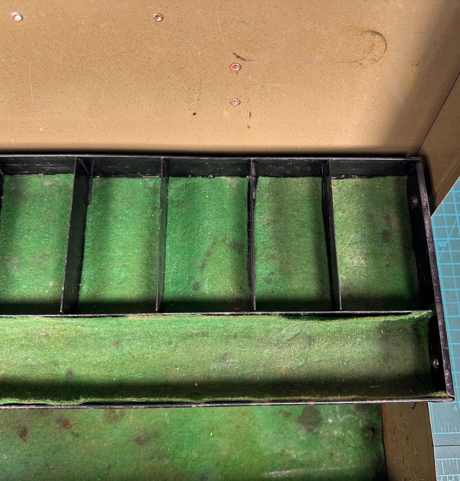 Vintage Park Steel Tackle Box Brown Green Felt Tray Tool Storage Model 83333