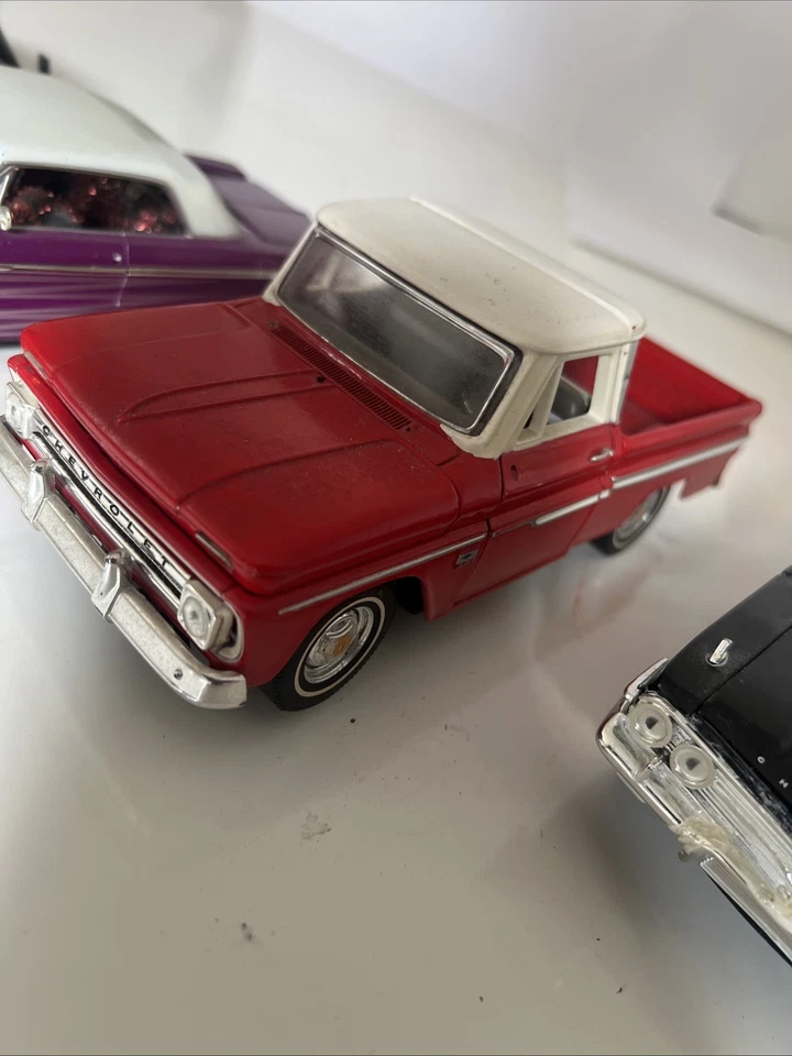 Lote de coches modelo diecast 1:24 de patio chatarra Foto 4 de 4