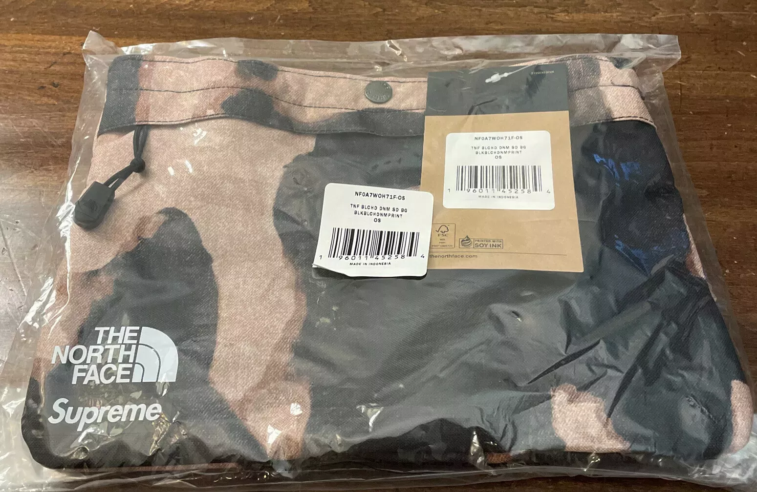 SAC BANDOULIÈRE SUPRÊME / IMPRIMÉ DENIM BLANCHI TNF / OS NOIR / FW21 (NEUF)
