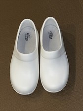 Crocs White Women s Sz 6 Clogs New