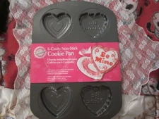 Wilton Be Mine Heart Cookie Pan, Makes 6 Valentines Love Small Cakes