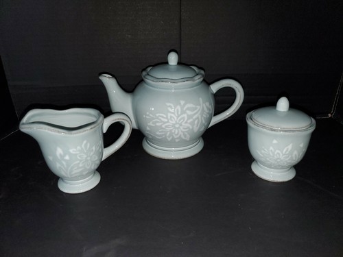Fabulous Bella Casa Ganz Greenish Embossed Flowers Teapot, Creamer, & Sugar Bowl - 第 1/9 張圖片