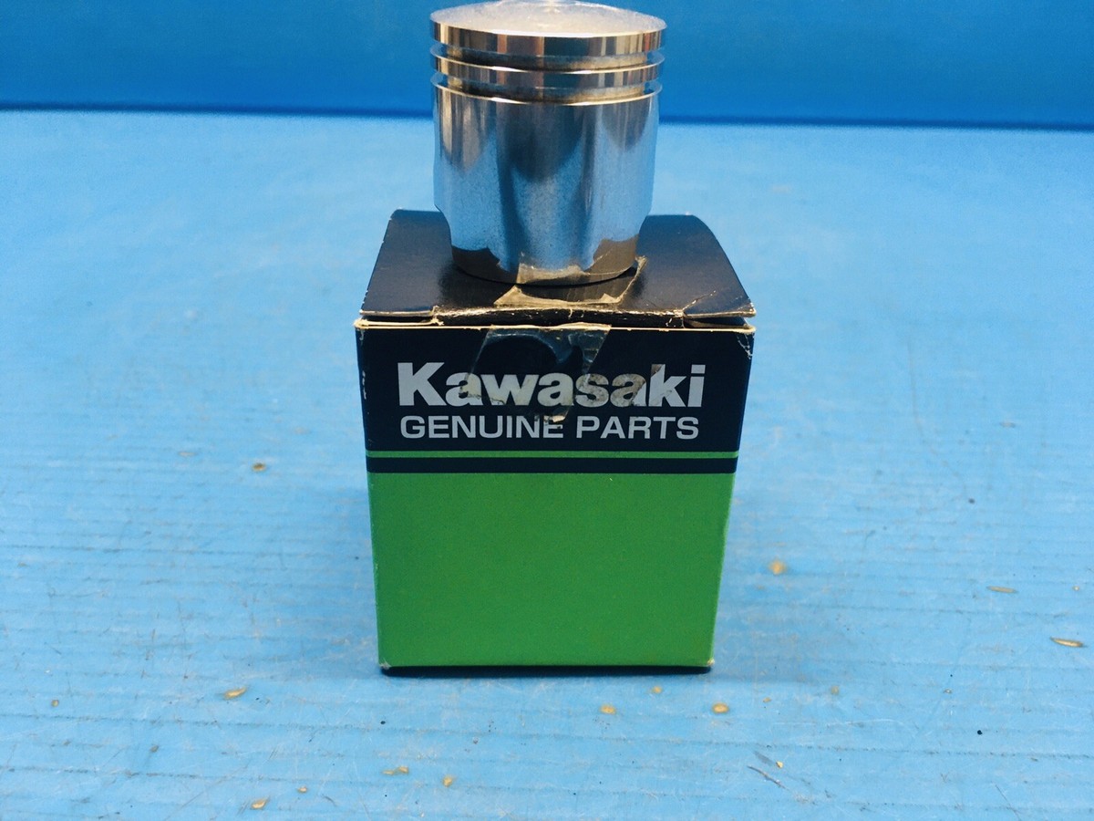OEM KAWASAKI HEDGE TRIMMER PISTON 13001-2180 --------FREE SHIPPING
