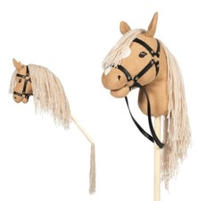 Hobby Horse Steckenpferd mit offenem Mund und...