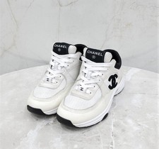 CHANEL CC Logo White Cruise Sneakers G38299 147745771