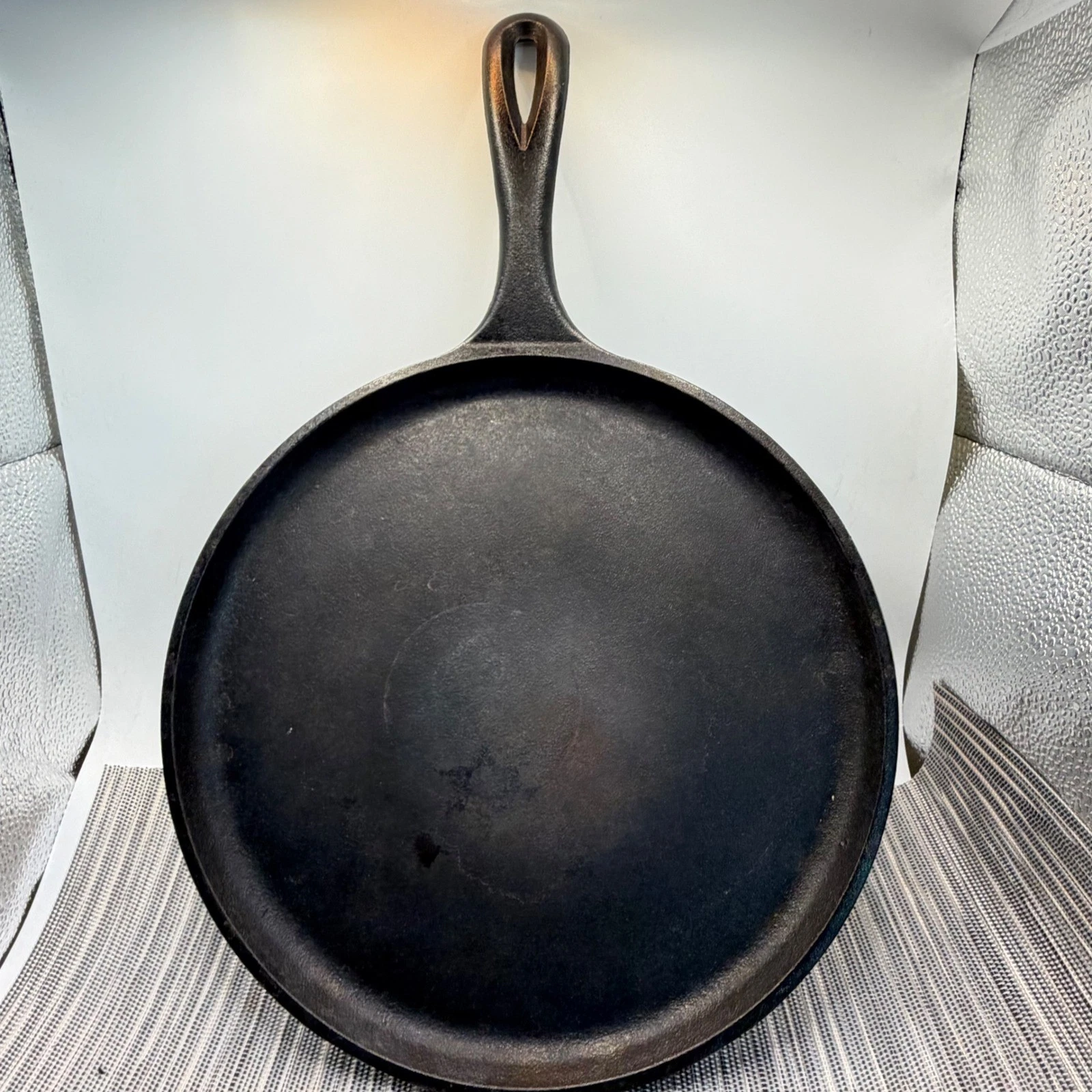 Lodge 10.5 Inch Cast Iron Griddle Pan Round Black L9OG USA Made Skillet