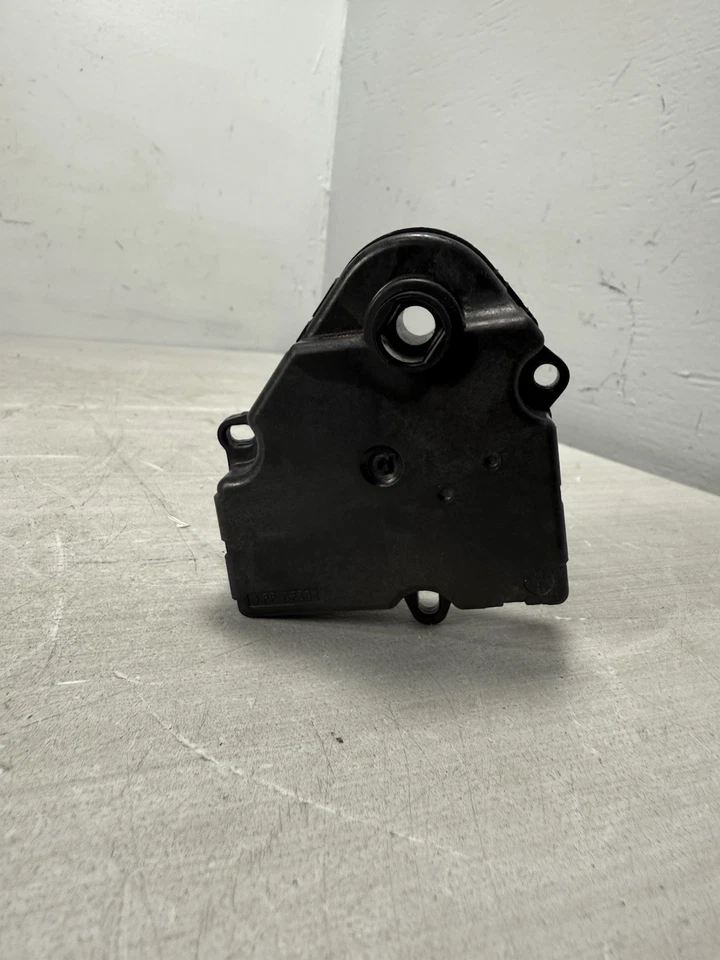 2023 VOLVO VNL 760 HVAC Recirculation Door Actuator 16124567 *1740* - Image 2 of 4