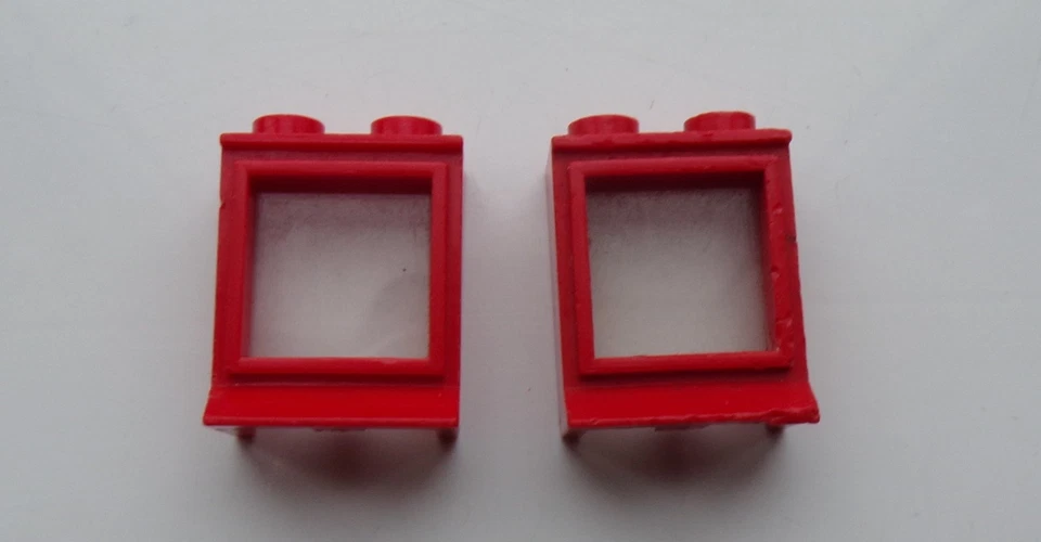 Lego Vintage 7026 Windows 1x2x2 with fixed glass Mixed Colours - 10 Pieces - Image 3 of 4