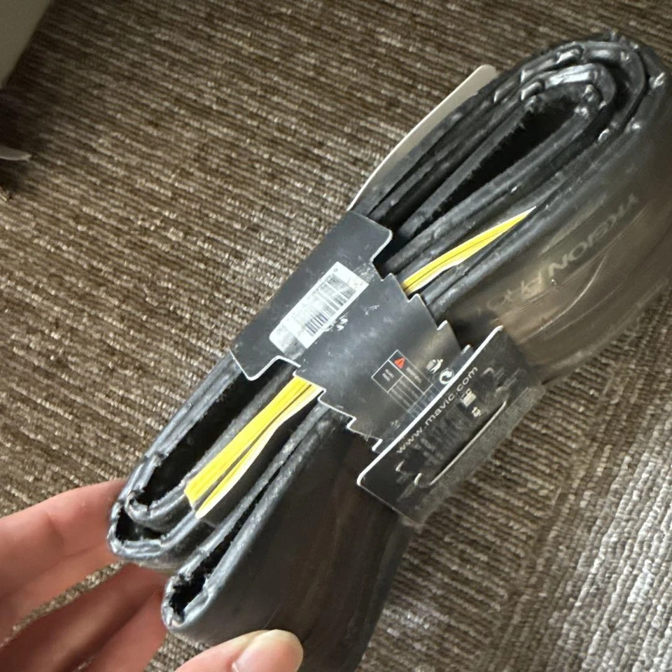 Neumático sin cámara Mavic Yksion Pro 700X25C Foto 2 de 2