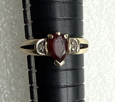 Cluster-Ring 9 kt Gold Birne Granat & Diamant   UK-Größe N   Gewicht 3,06 Gramm