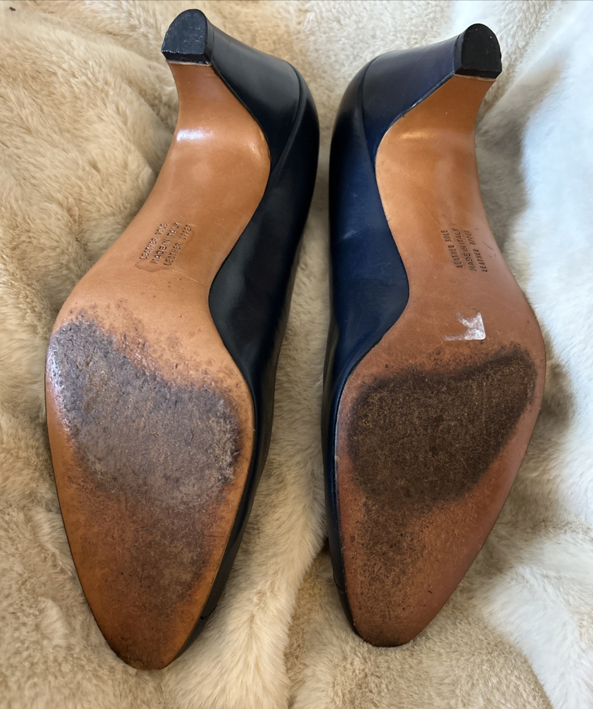 Salvatore Ferragamo Vintage Court Shoes Leather Size 8 AA  (Smallish Size) 7