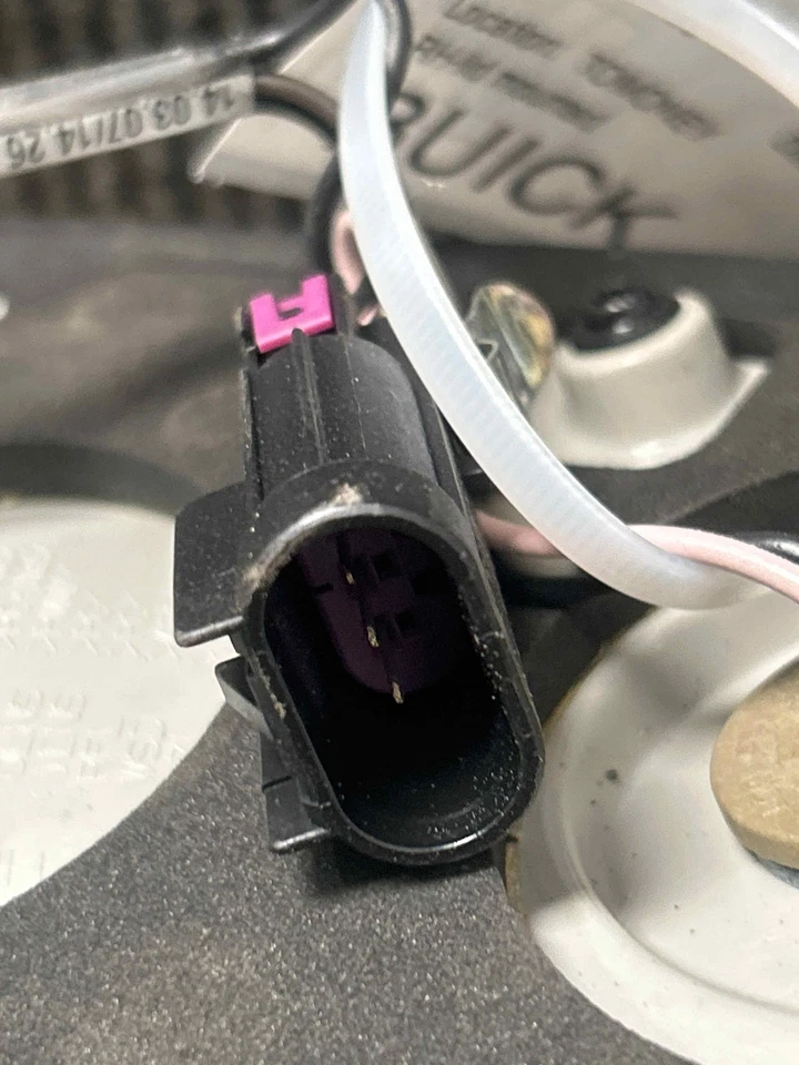 Fits 2008-2012 Buick Enclave, Right Lid/Trunk Taillight, OEM:25889252 - Image 3 of 4