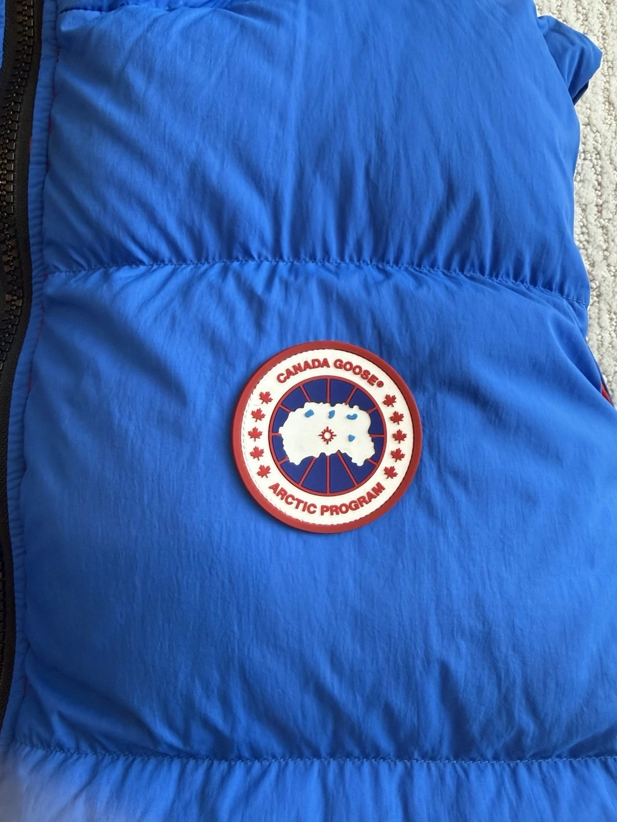 Canada Goose Angel Chen Bayan Reversible Puffer Vest Red/Blue Mens Size L 8825MC - product detail image 2
