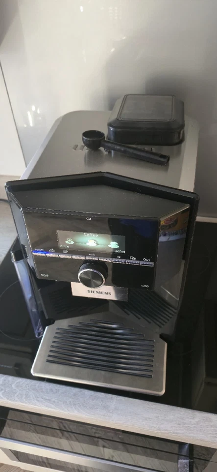 Siemens EQ9 S300 Coffee Machine, Silver/Black, Bean-to-Cup - Image 2 of 4