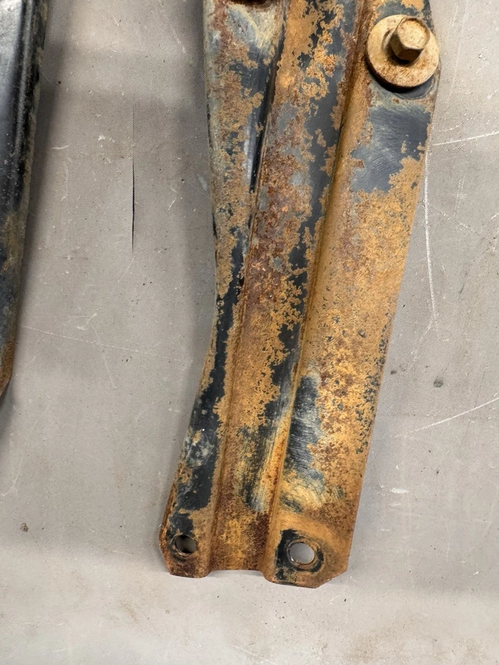 Chevy Impala Caprice 1967-1970 guardabarros interior faldón soporte rueda bien forro Foto 4 de 4