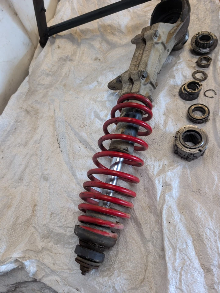 Polaris Explorer 400 1995 4x4 carcasa de puntal nudillo brazo en un Foto 3 de 4