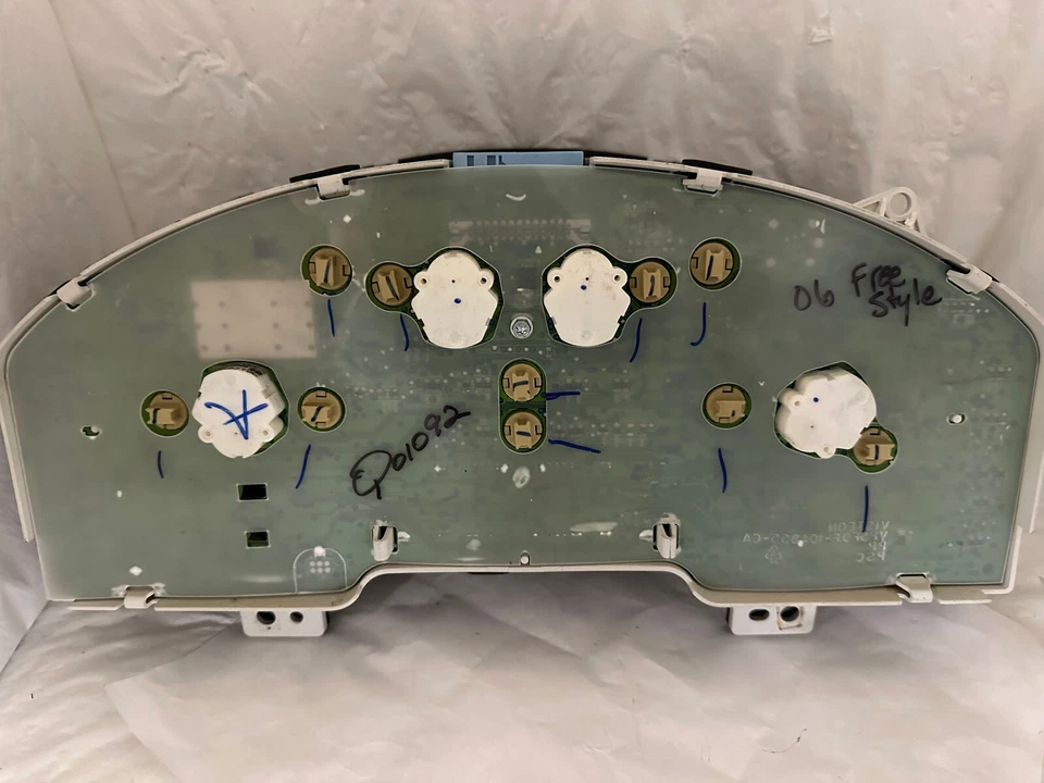 Cuadro de instrumentos velocímetro 06 Ford Freestyle tablero medidores 180.225 millas Foto 2 de 3