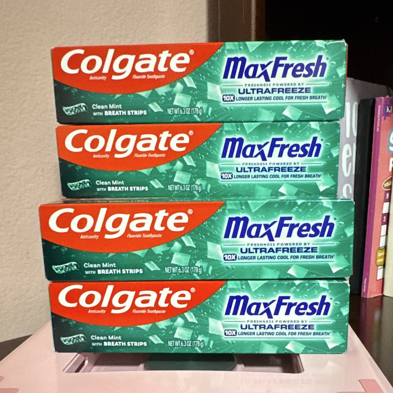 6 Colgate MaxFresh UltraFreeze Clean Mint Breath Strips Fluoride 6.3 oz
