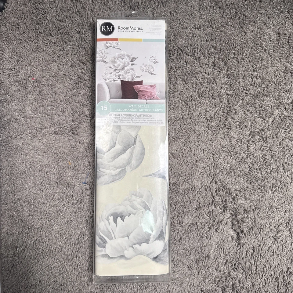 Adesivos de parede peônia gigante peônia preto e branco por Room Mates RMK4413GM - Imagem 4 de 4