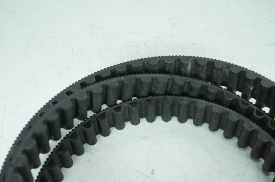 Correa de transmisión trasera 18 Harley-Davidson Softail FXBB Street Bob OEM 134T 1" 40000018 Foto 3 de 4