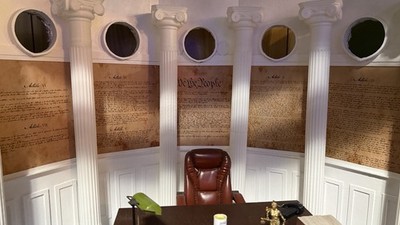 1/6 Pillar For Saul Goodmans Office (Breaking Bad, Better Call Saul)