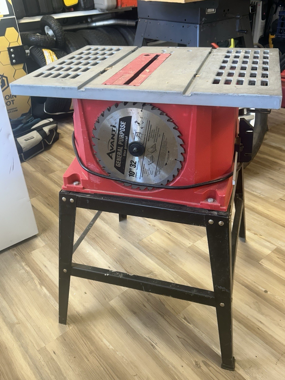 Skilsaw 10” Table Saw with Stand – Works Great