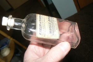 EXT RARE 1880S  Labelled Druggist Wardel Bros Physicians Supplies Hudson, N.Y .