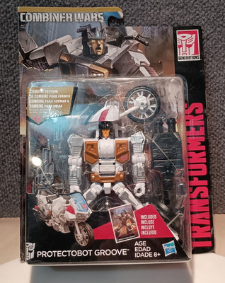 Transformers Combiner Wars Protectobot Groove Generations