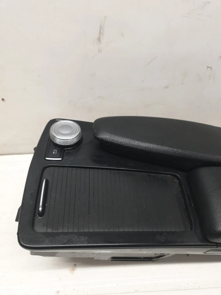 CAJA CONSOLA CENTRAL MERCEDES C220 W204 BERLINA 2007-2011 A2046801339 Foto 3 de 4