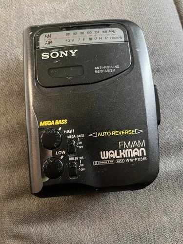Vintage  Sony Walkman WM-FX303 AM/FM Radio Cassette For Parts Untested