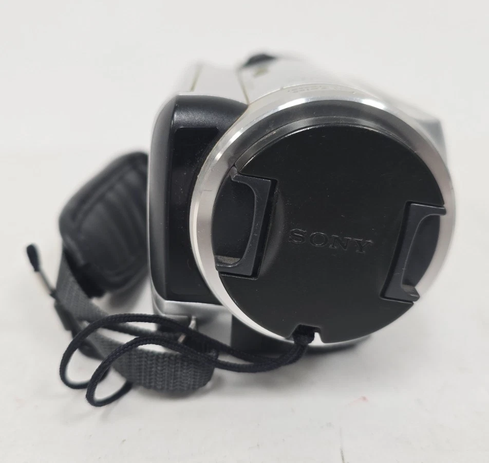 Sony Handycam DCR-SR40 30GB HDD Camcorder with Power Supply New Battery Free S&H - Image 4 of 4