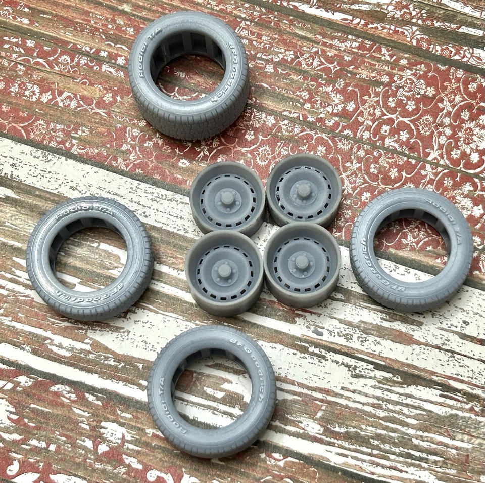 1/24 Scale: 15-inch “Multi-Slot Steel” Resin Wheels W/ Wide Rear Tires ...