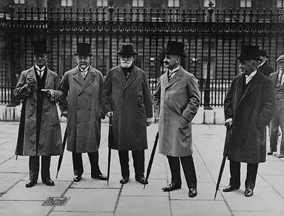 Ivan Pavlov Russian physiologist with fellow scientists outsid- 1920s Old Photo