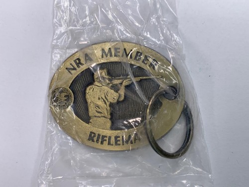 Vintage NRA MEMBER Rifleman Keychain NOS - Picture 2 of 4