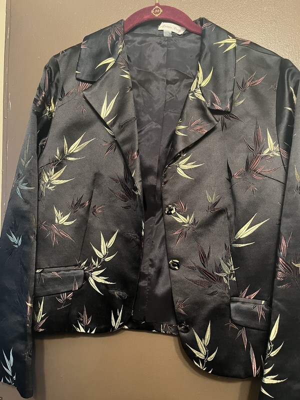 Ladies’ Lorain Croft Black Silk Blazer Sz 12
