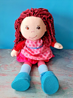 HABA Puppe   Mädchen  Stoffpuppe braune Haare braune Augen Sommersprossen