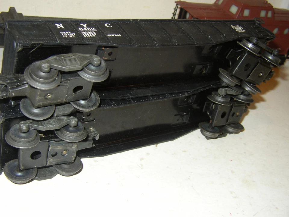 4 Lionel Pennsylvania 9162 N5c caboose 6424 automobile flat NYC 6462 Gondola - Image 4 of 4