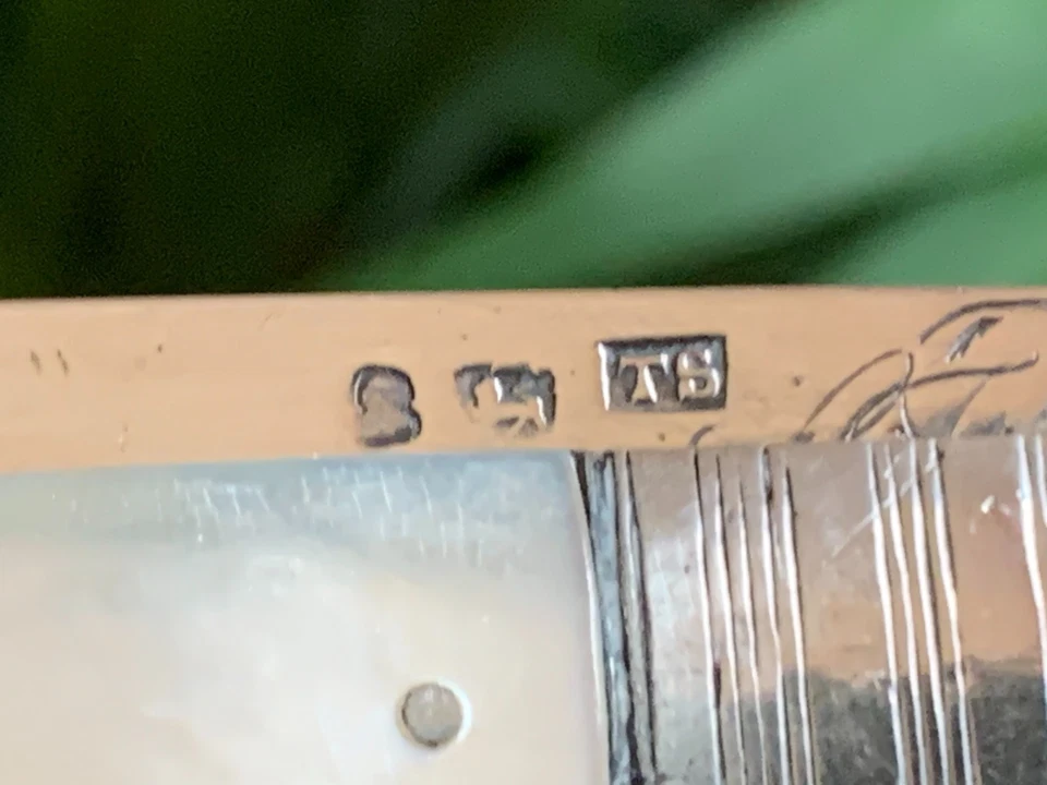 19C. Cuchillo plegable de bolsillo Royal English de plata esterlina y madreperla para frutas Foto 3 de 4