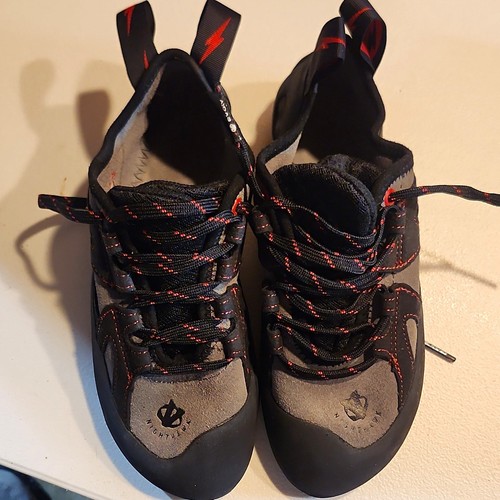 Night Hawk Evolv Rock Climbing Shoes Black Medium (D, M) US Men’s 7.5 ...