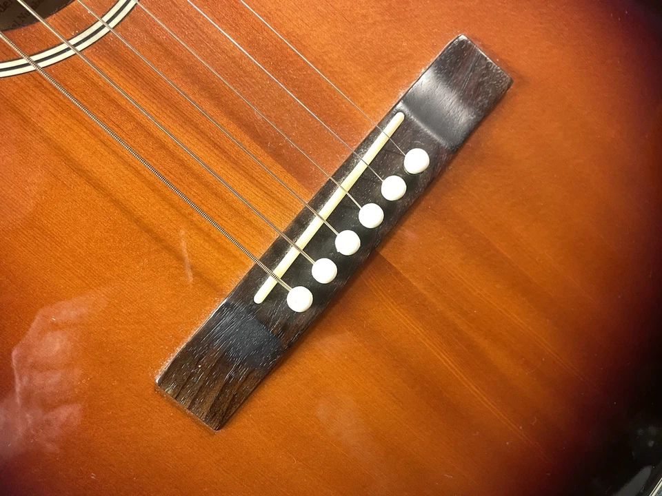 The Loar Vintage Sunburst Acoustic Guitar LO-215-SN with Martin Hard Case - Image 4 of 4