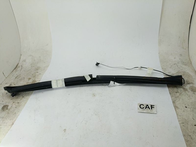 04-08 Maserati Quattroporte Right Front Passenger Window Seal Set M139