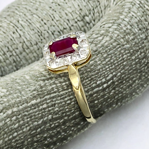 RUBY DIAMOND RING HALO 9CT SOLID YELLOW & WHITE GOLD - 2.1 gr -Size R 1/2 - Picture 2 of 5