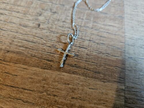 14k Gold Nugget Cross with 18" 14k gold chain necklace - Picture 2 of 9