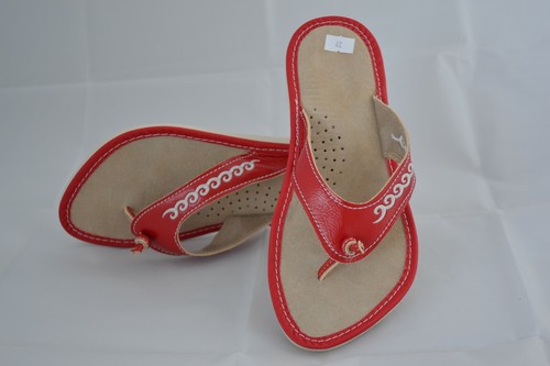 Pantoufles,Tongs ,mules,chaussons,Femme  100% Cuir Naturel pointure 35 au 42 - Photo 1/5