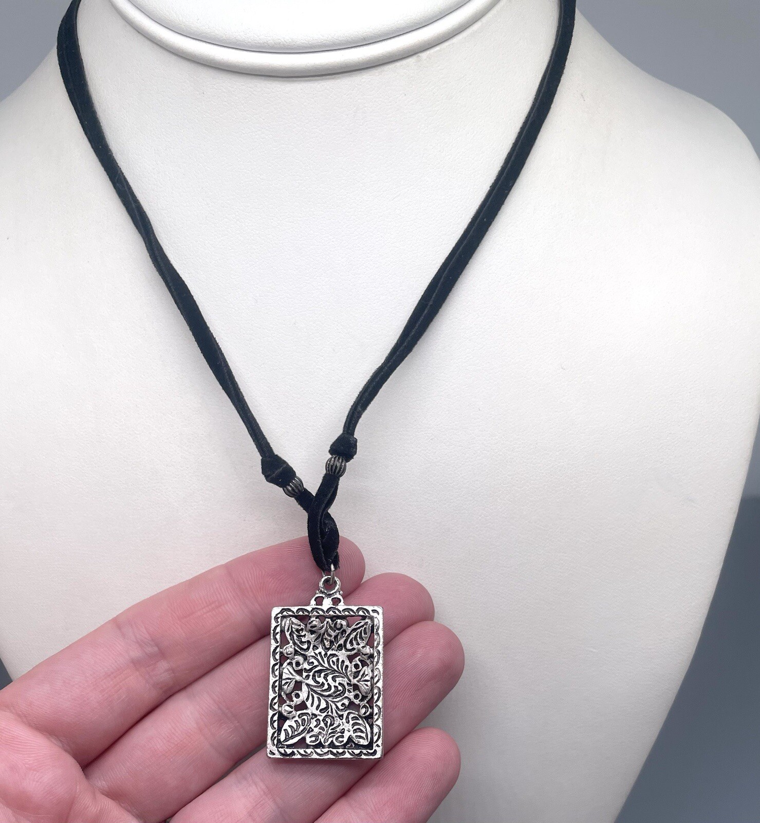 1928 19 Inch Black String Rectangular Beaded Char… - image 3