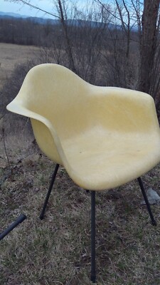 Eames,rope edge,fiberglass,shell chair,early Zenith label,solid iron legs