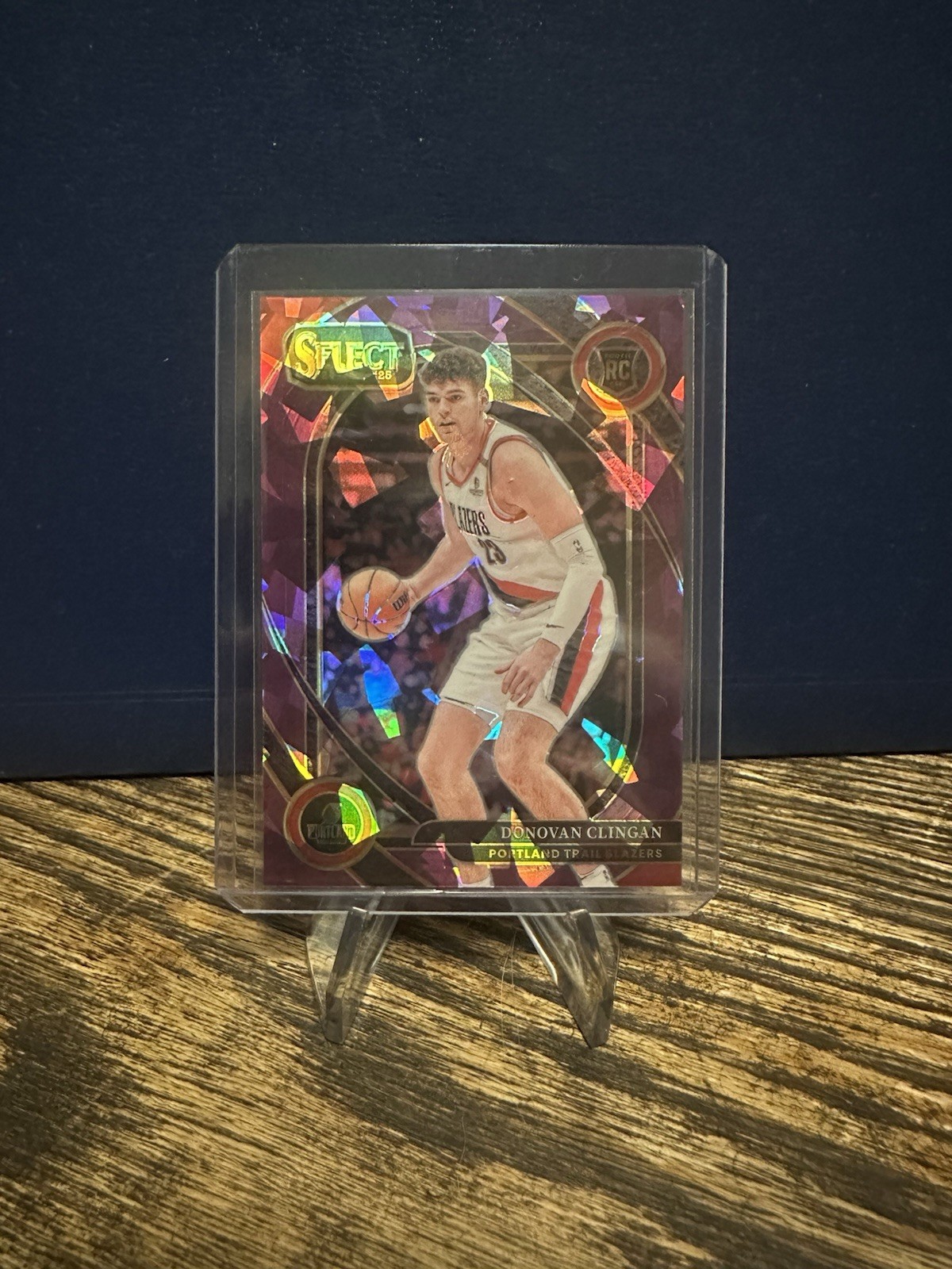 2024-25 Panini Select - Courtside Donovan Clingan Purple Cracked Ice /99 (RC)