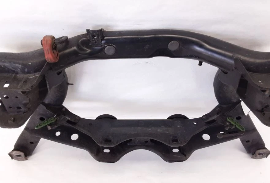 Subchasis trasero VW GOLF R 15-20 5Q0505235K Foto 3 de 4